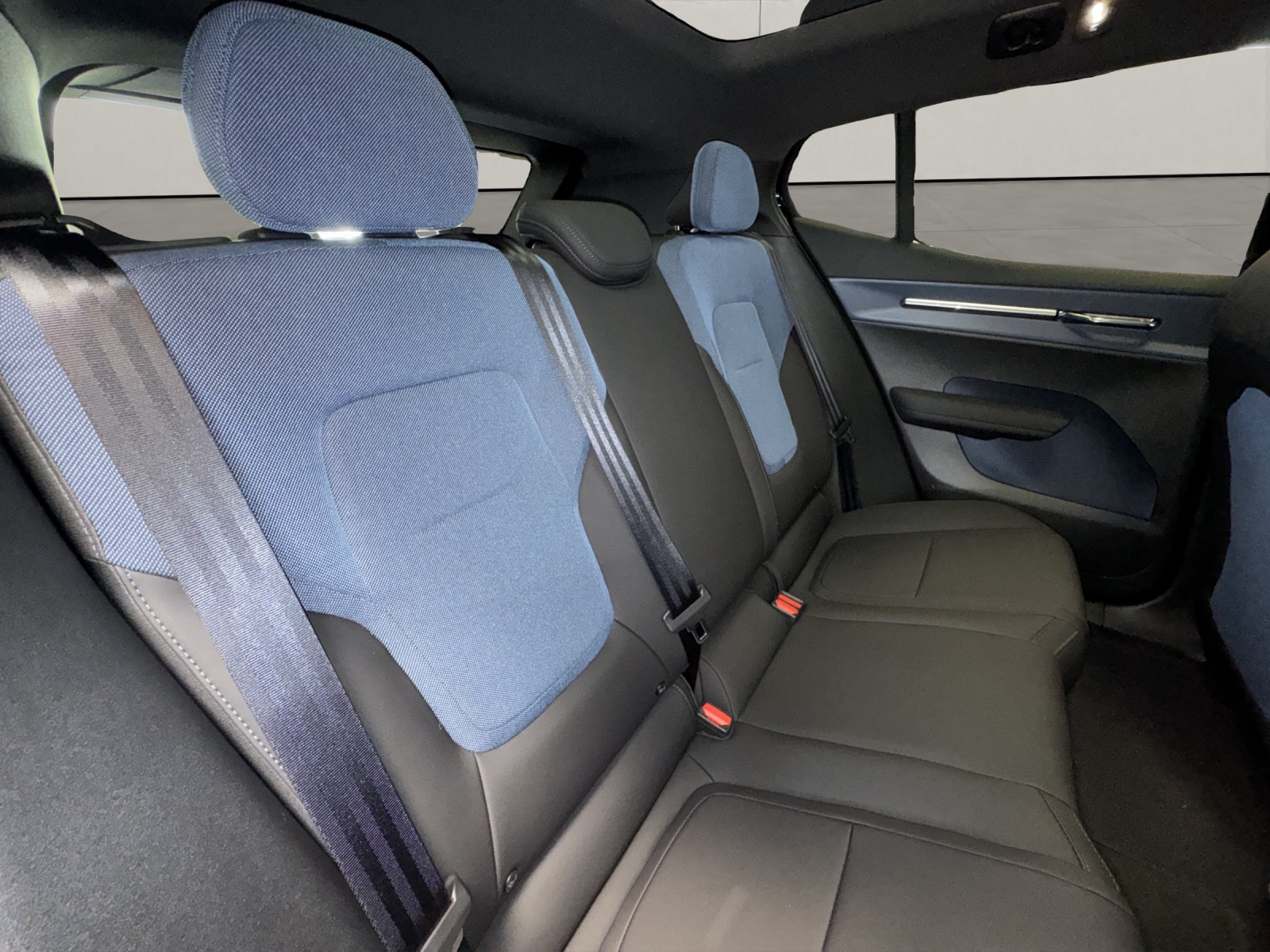 VOLVO EX30 CC E60 Twin Performance AWD-image-15