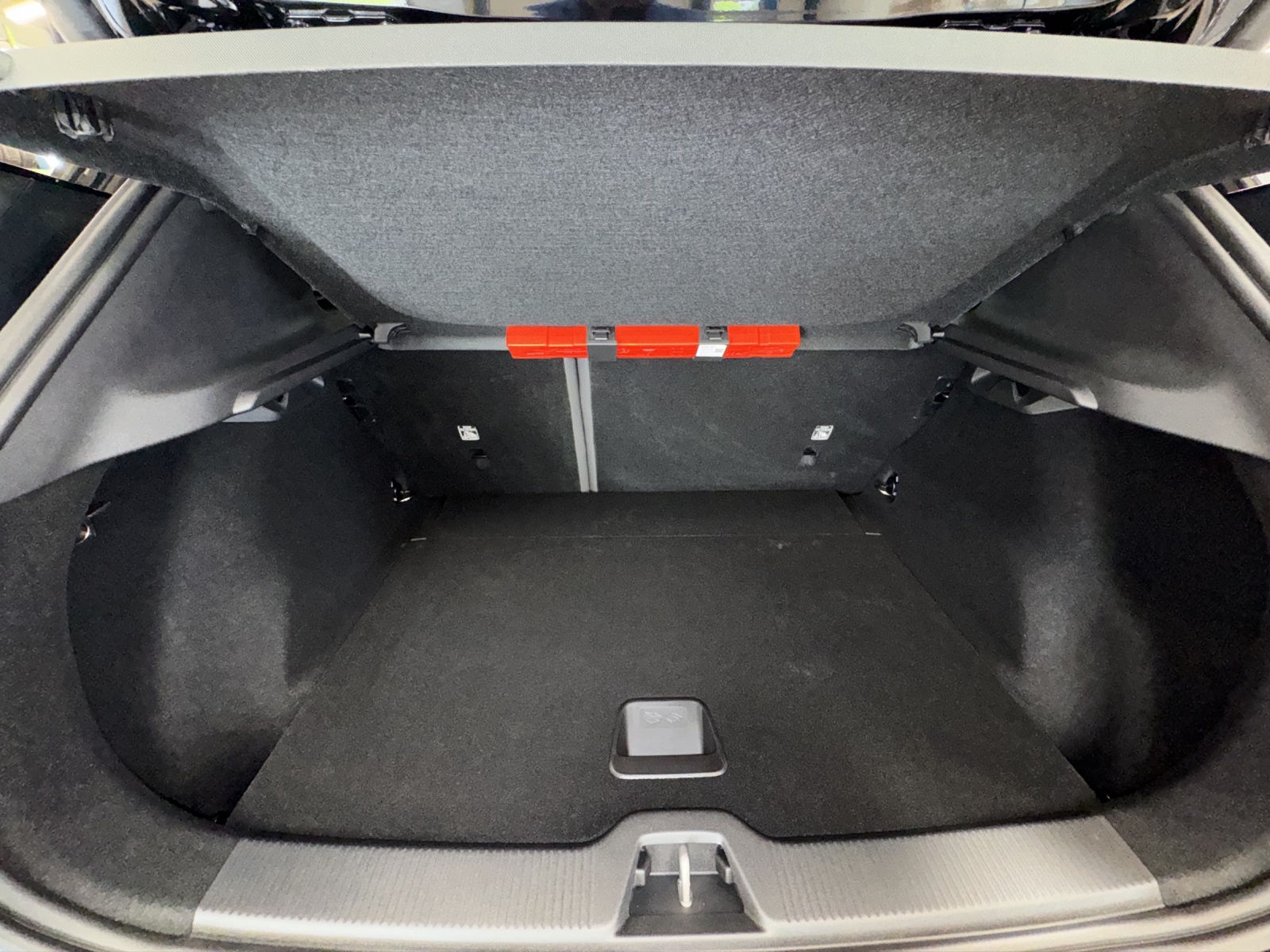 VOLVO EX30 CC E60 Twin Performance AWD-image-13