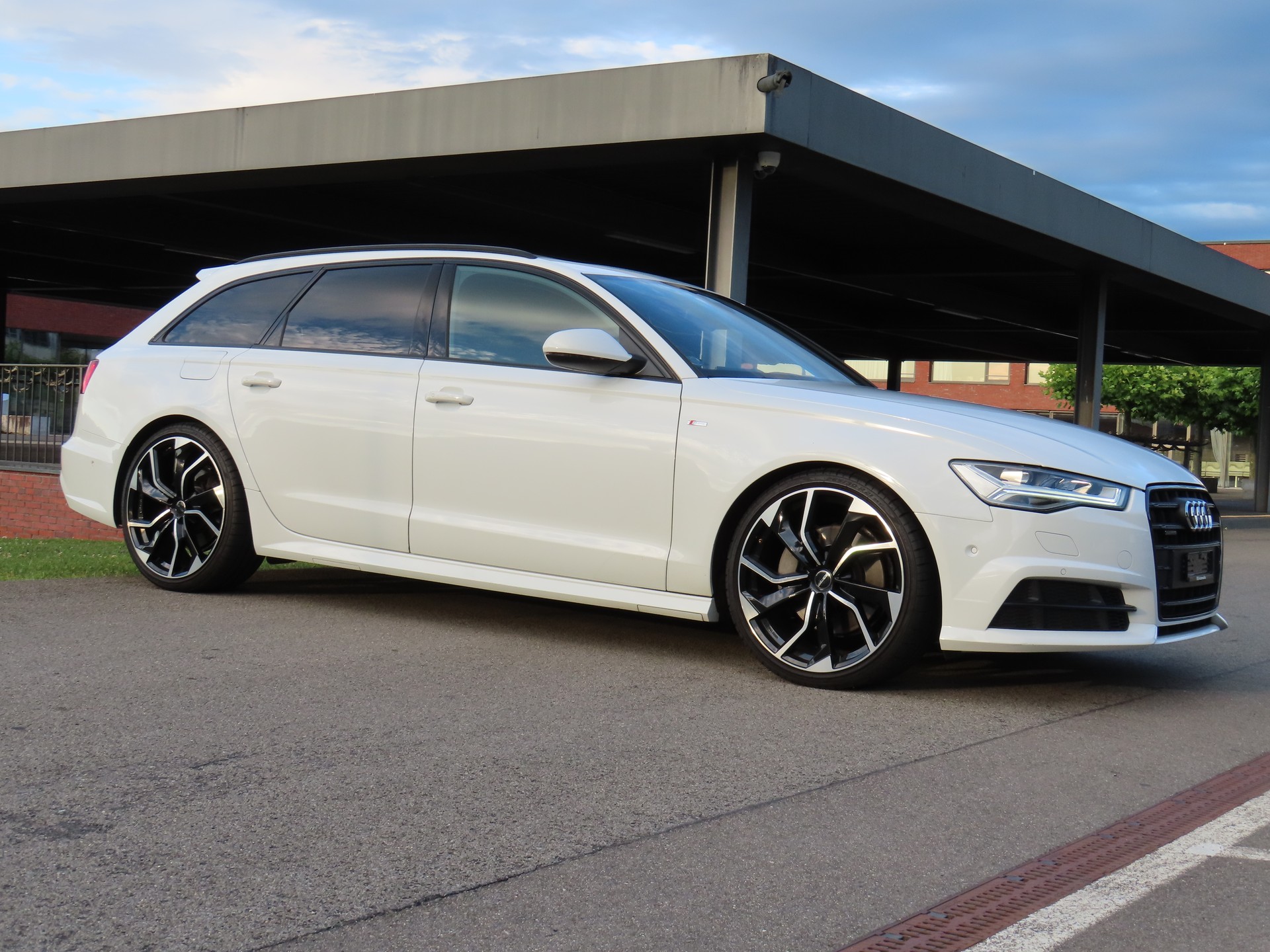AUDI A6 Avant 3.0 TDI V6 quattro S-tronic-image-5