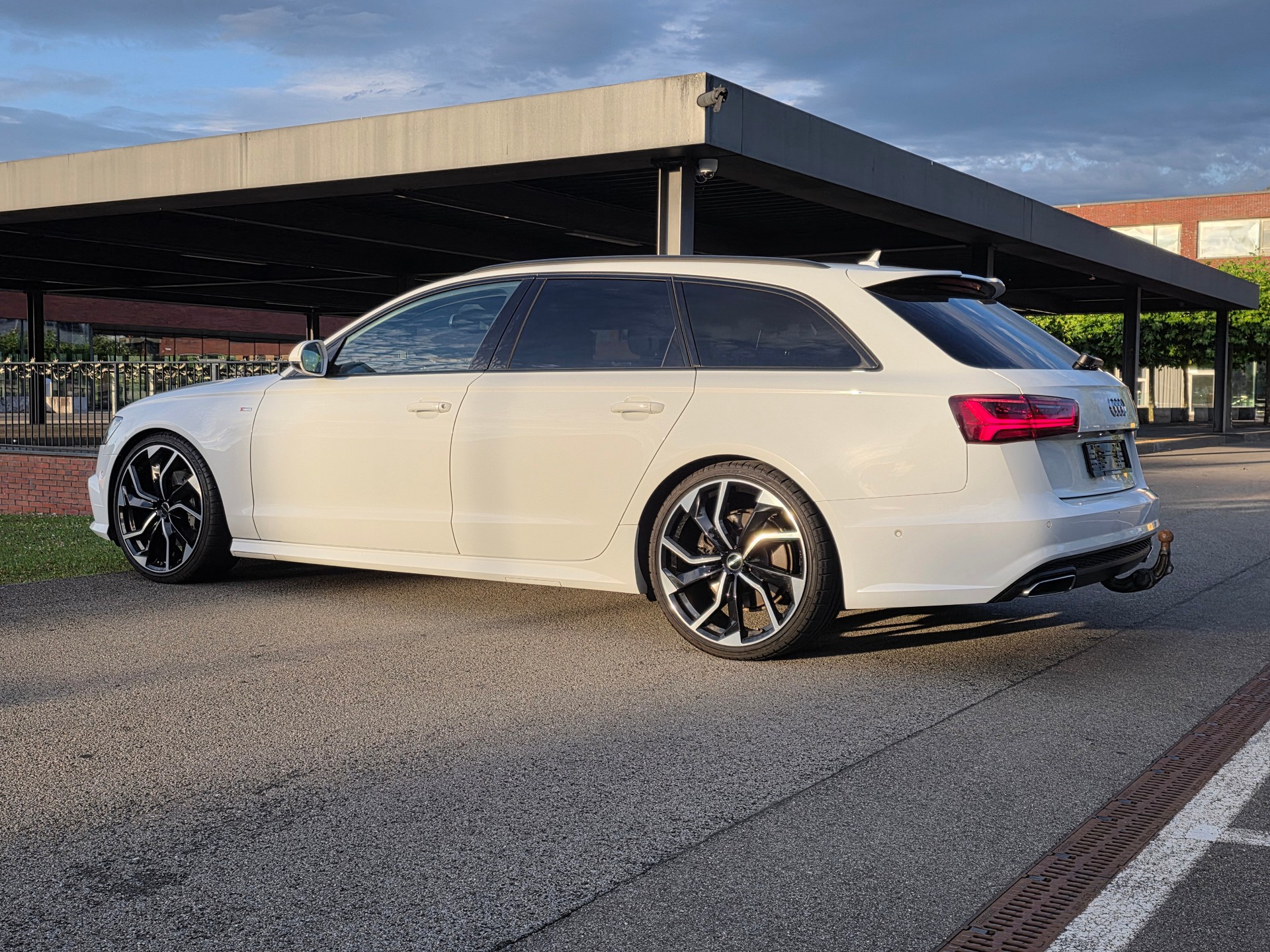 AUDI A6 Avant 3.0 TDI V6 quattro S-tronic-image-6