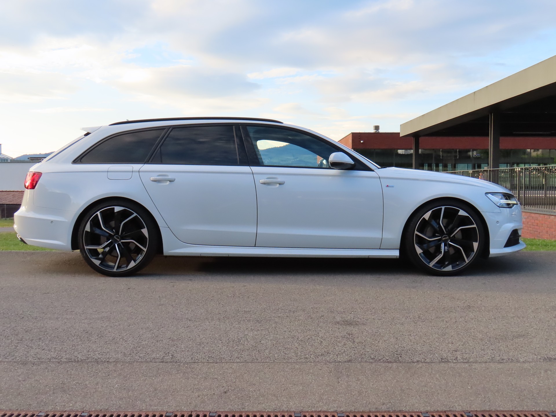AUDI A6 Avant 3.0 TDI V6 quattro S-tronic-image-2