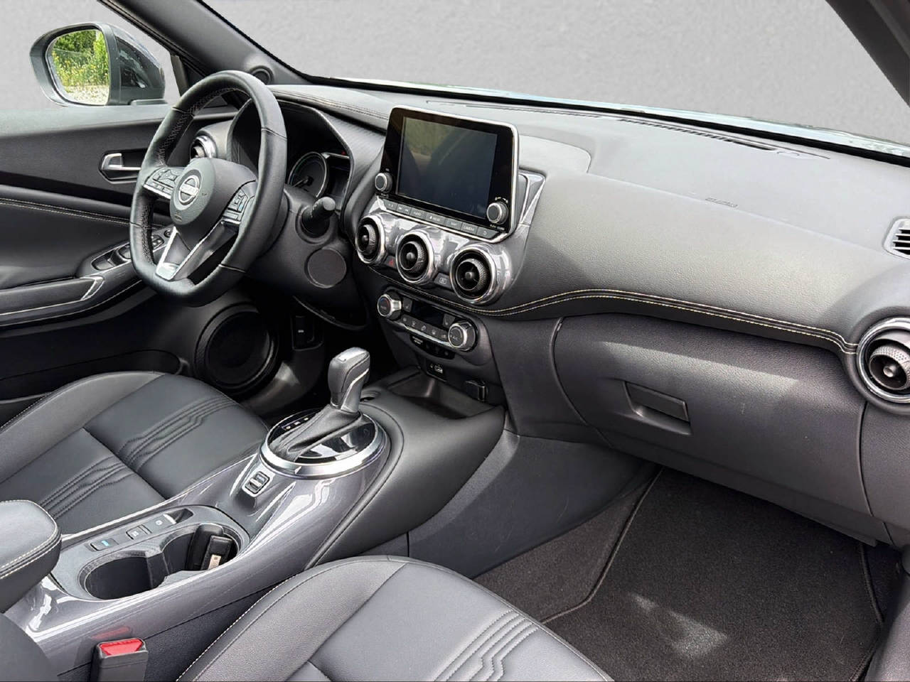 NISSAN Juke 1.6 Hybrid Tekna Automat-image-5