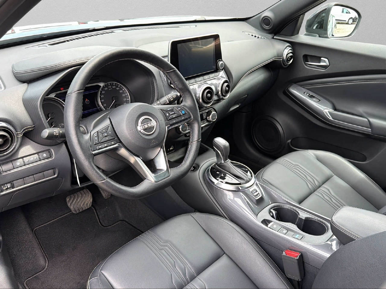 NISSAN Juke 1.6 Hybrid Tekna Automat-image-4
