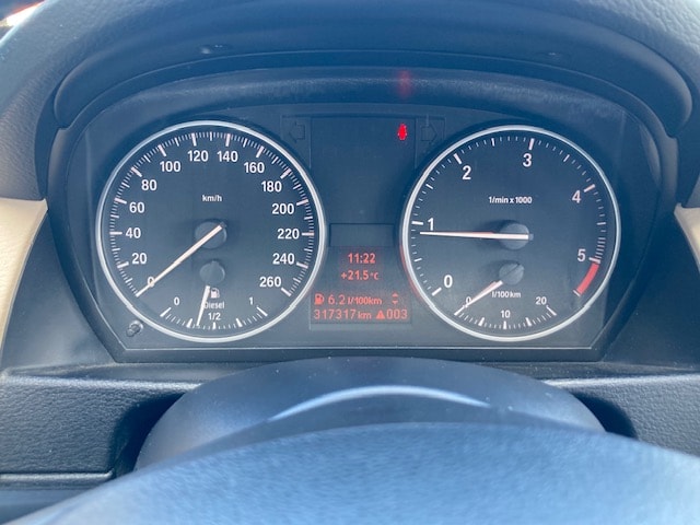 BMW X1 sDrive 18d-image-14