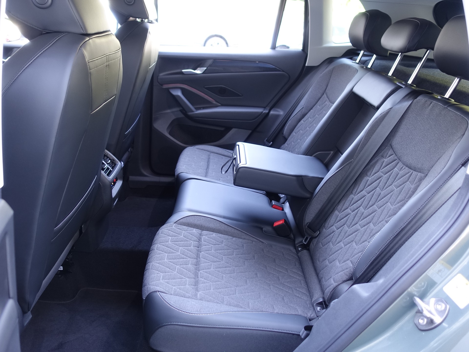 VW Tiguan 1.5 TSI evo2 mHEV R-Line DSG-image-13