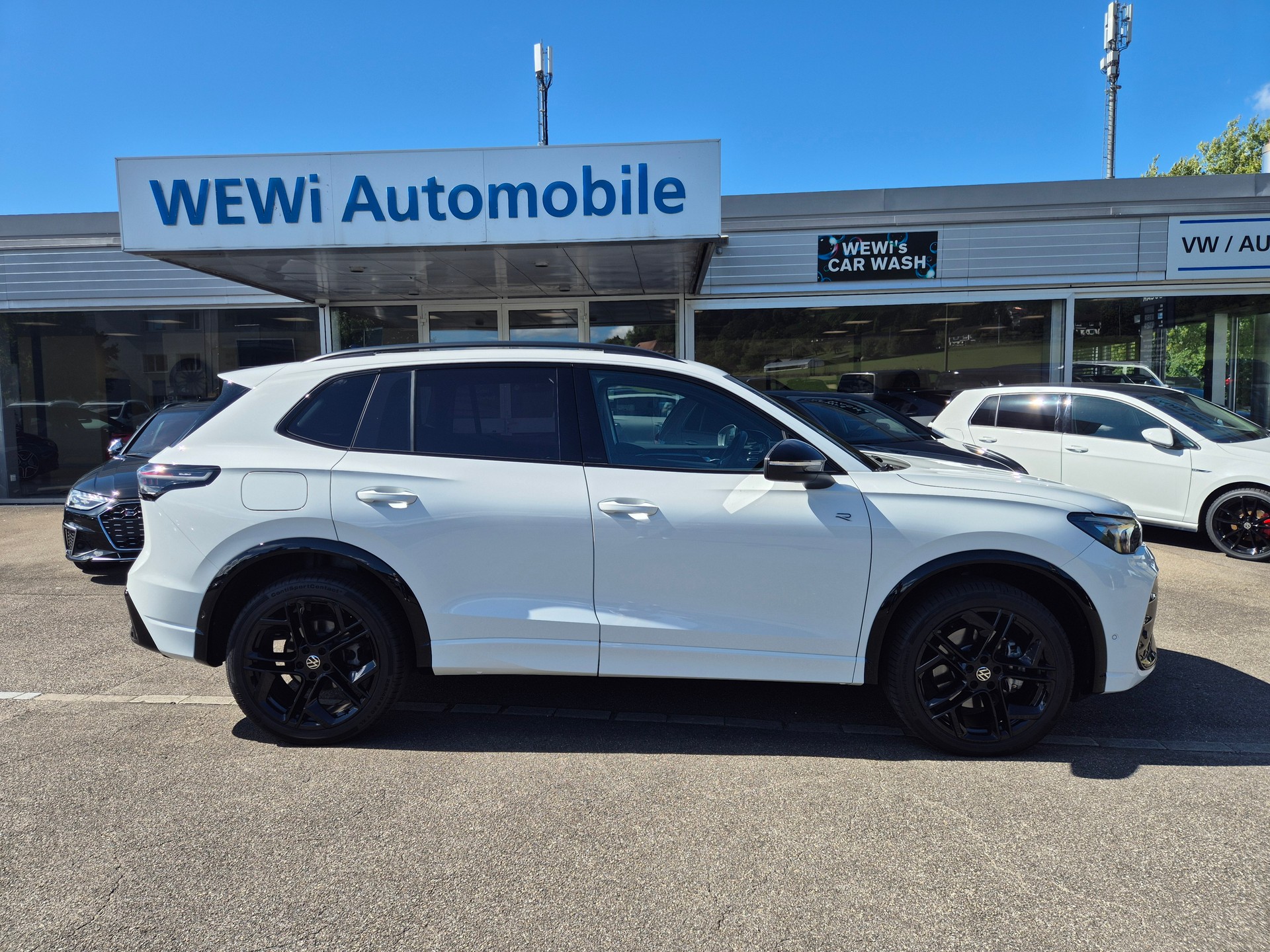 VW Tiguan 2.0 TSI DSG R-Line 4Motion-image-3