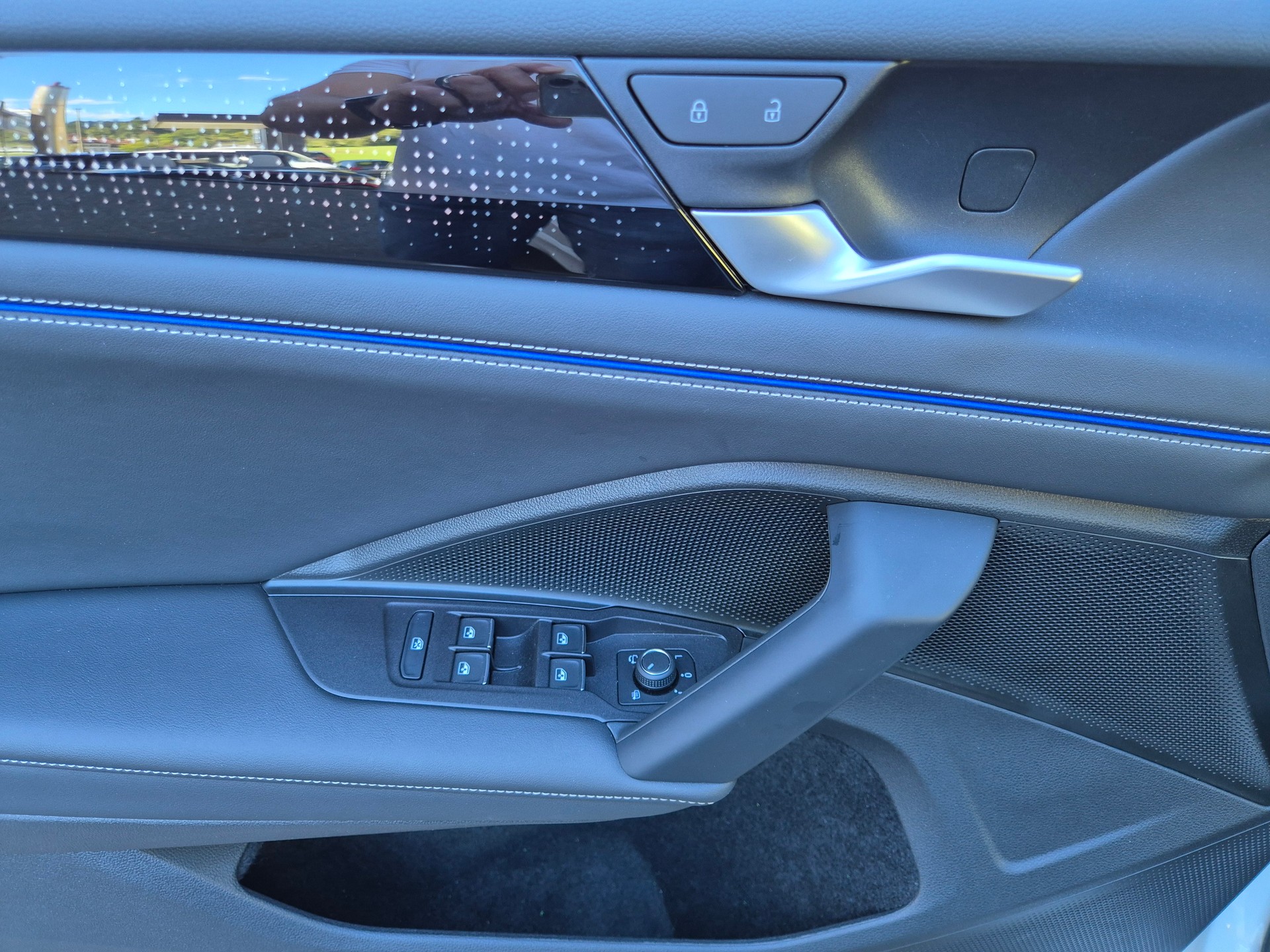 VW Tiguan 2.0 TSI DSG R-Line 4Motion-image-16