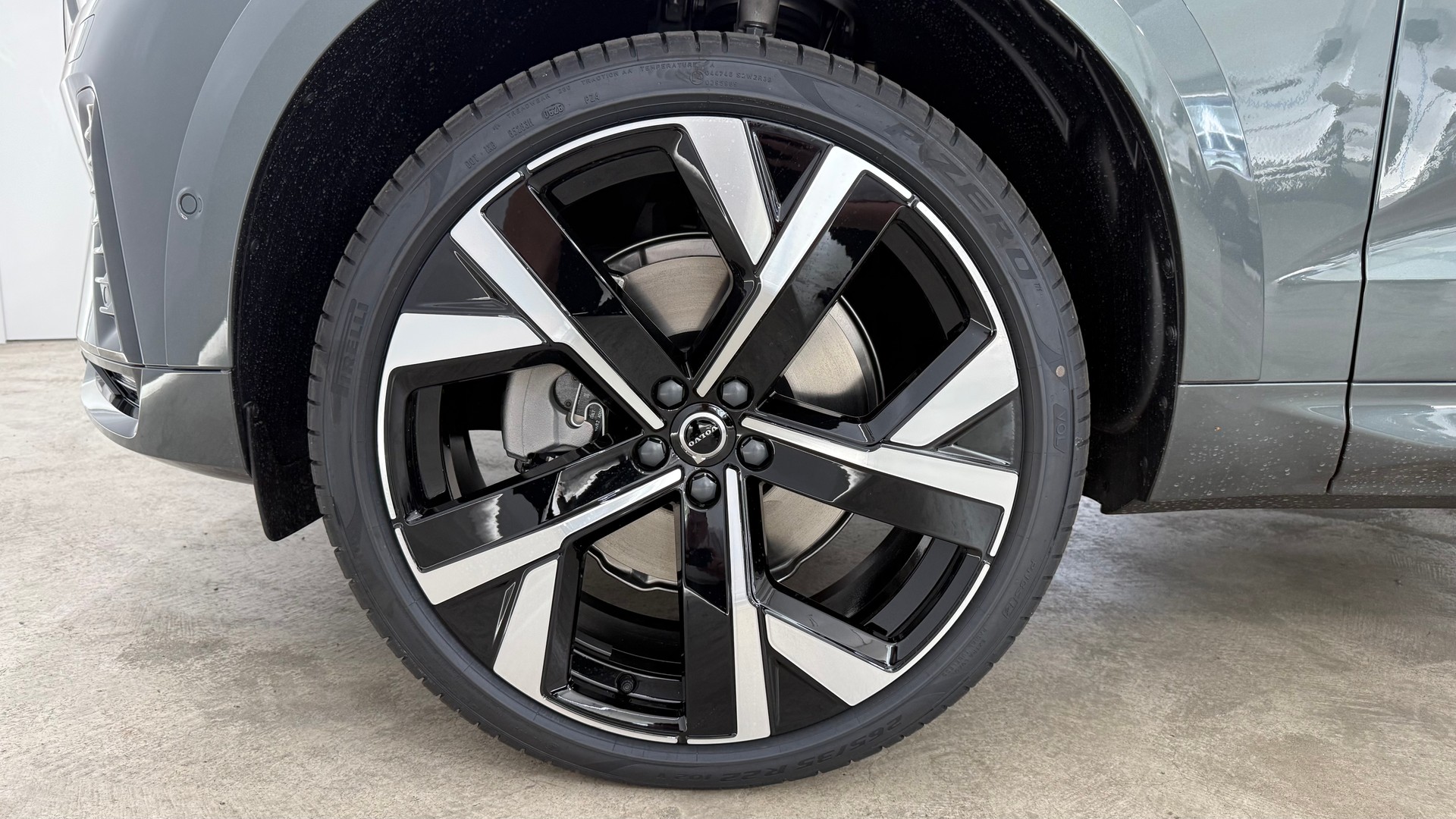 VOLVO XC60 2.0 T6 TE Ultra Dark eAWD-image-7