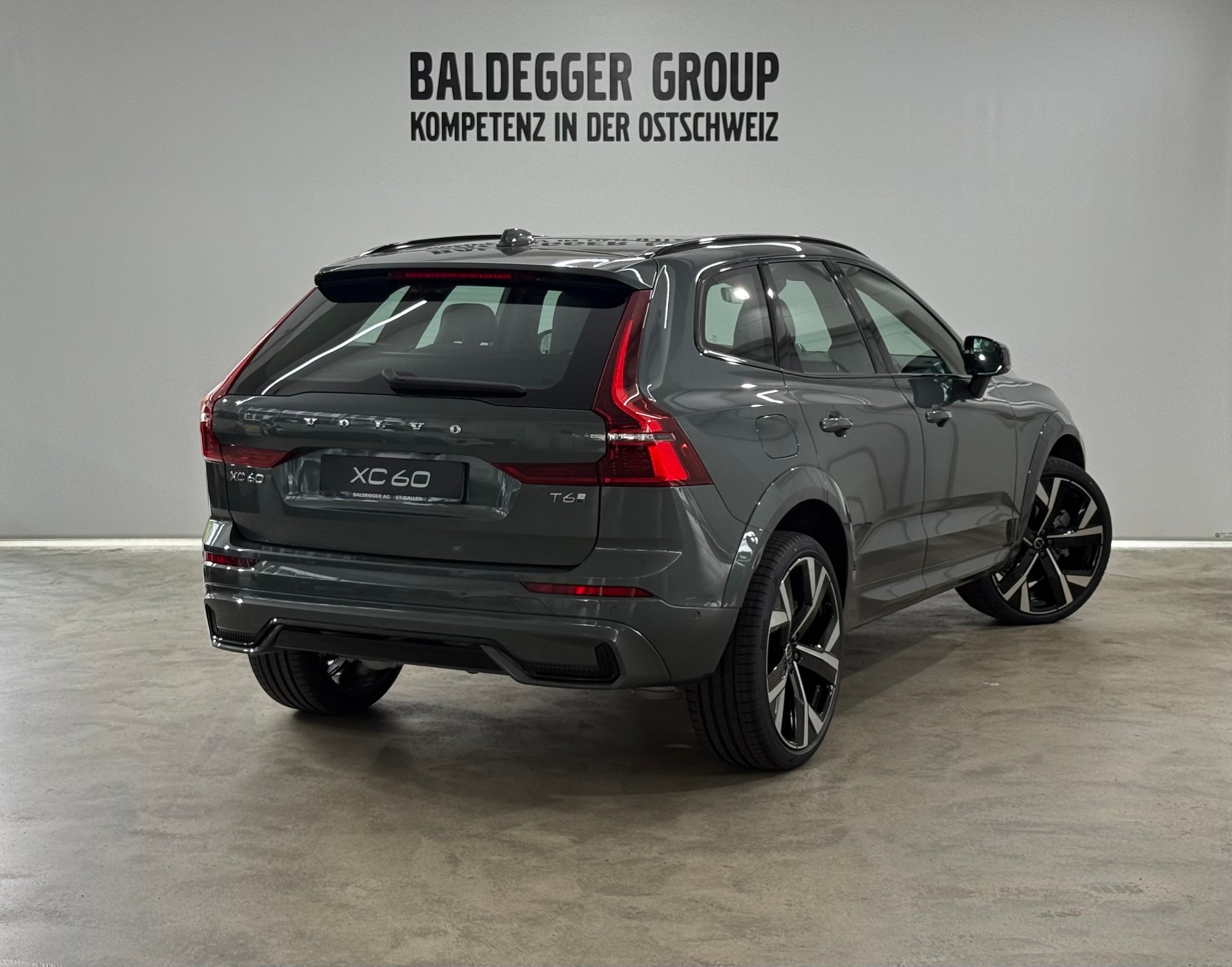 VOLVO XC60 2.0 T6 TE Ultra Dark eAWD-image-2