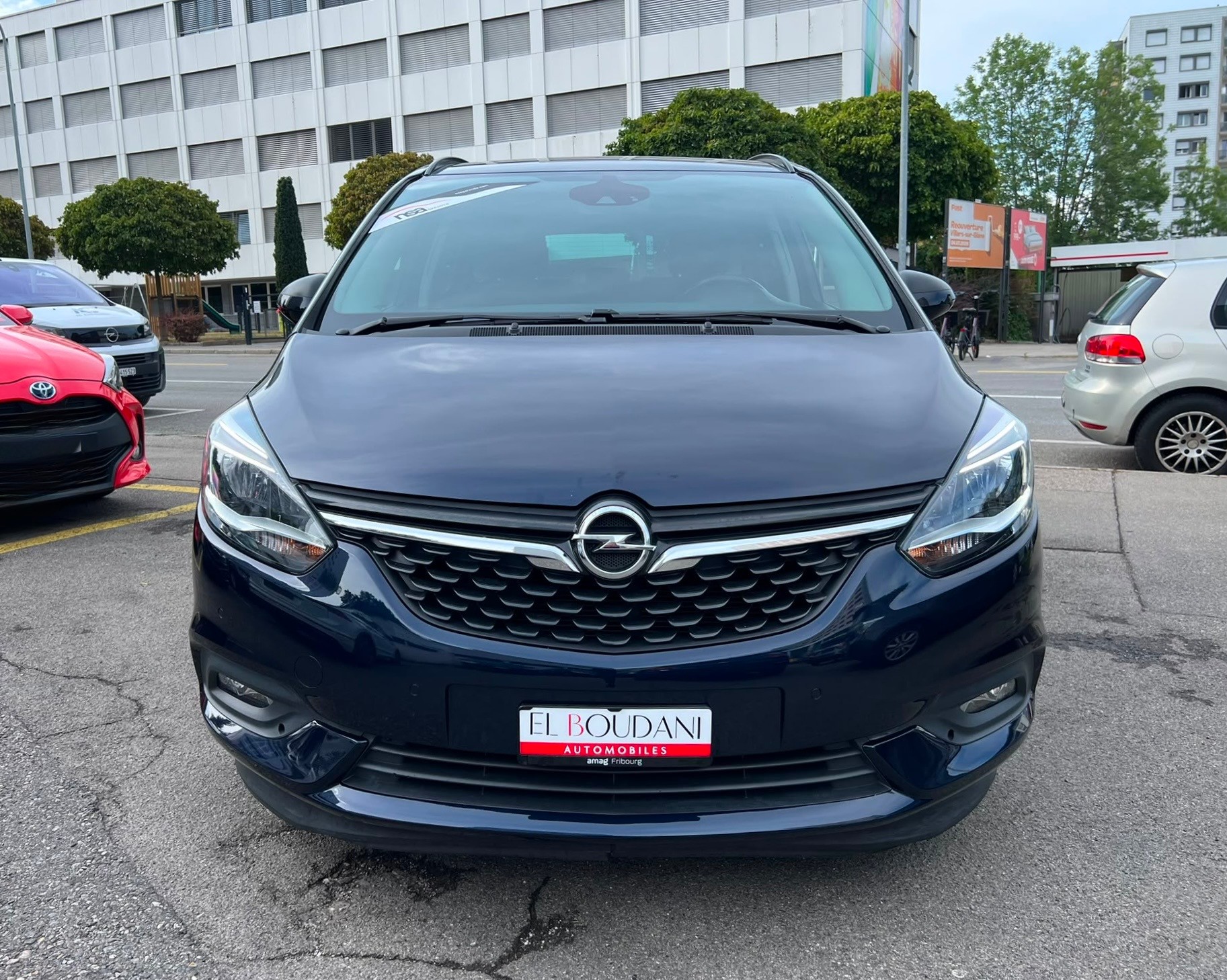 OPEL Zafira 1.6i Turbo 120 Years Automatic-image-1
