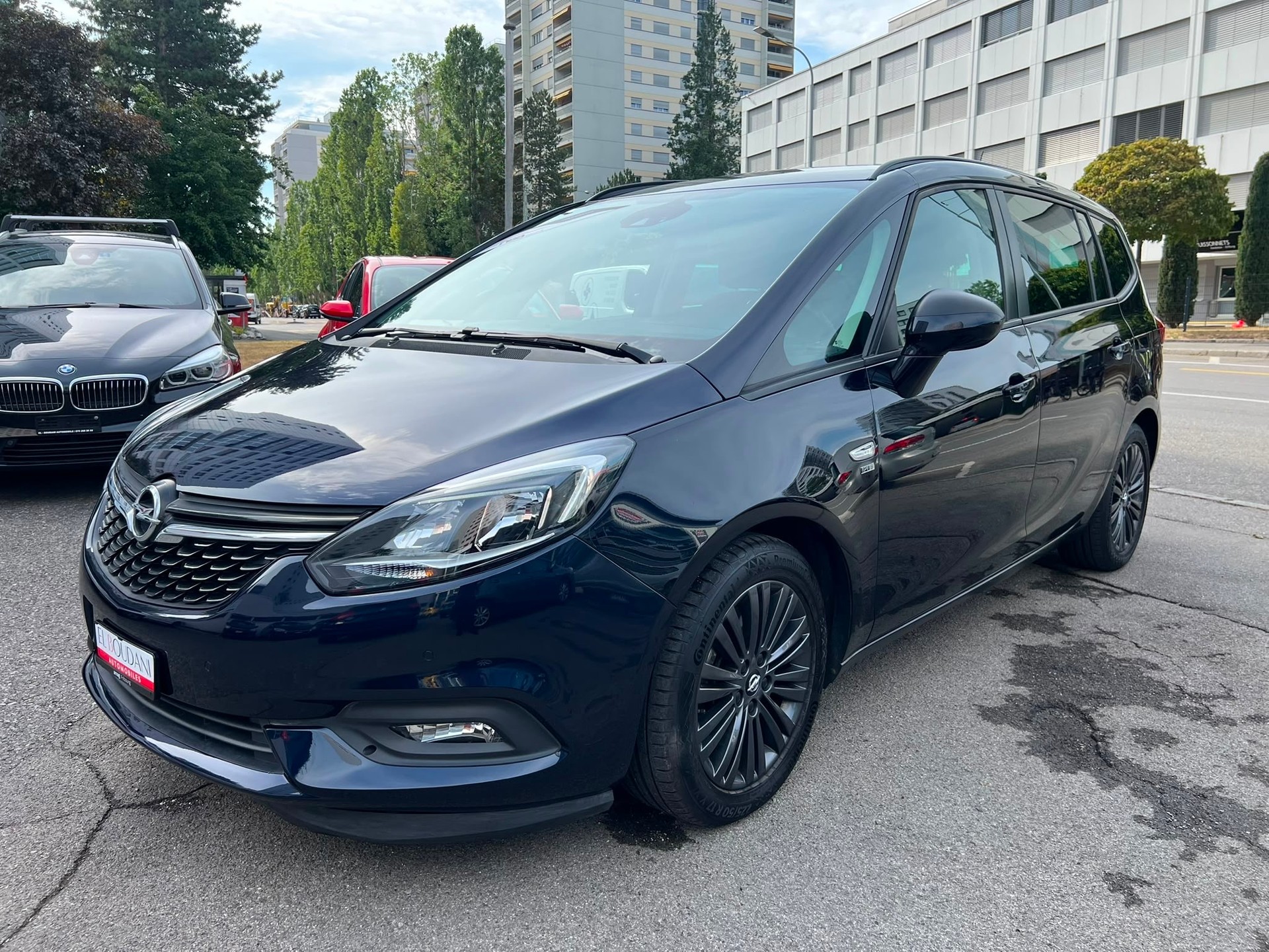 OPEL Zafira 1.6i Turbo 120 Years Automatic-image-0
