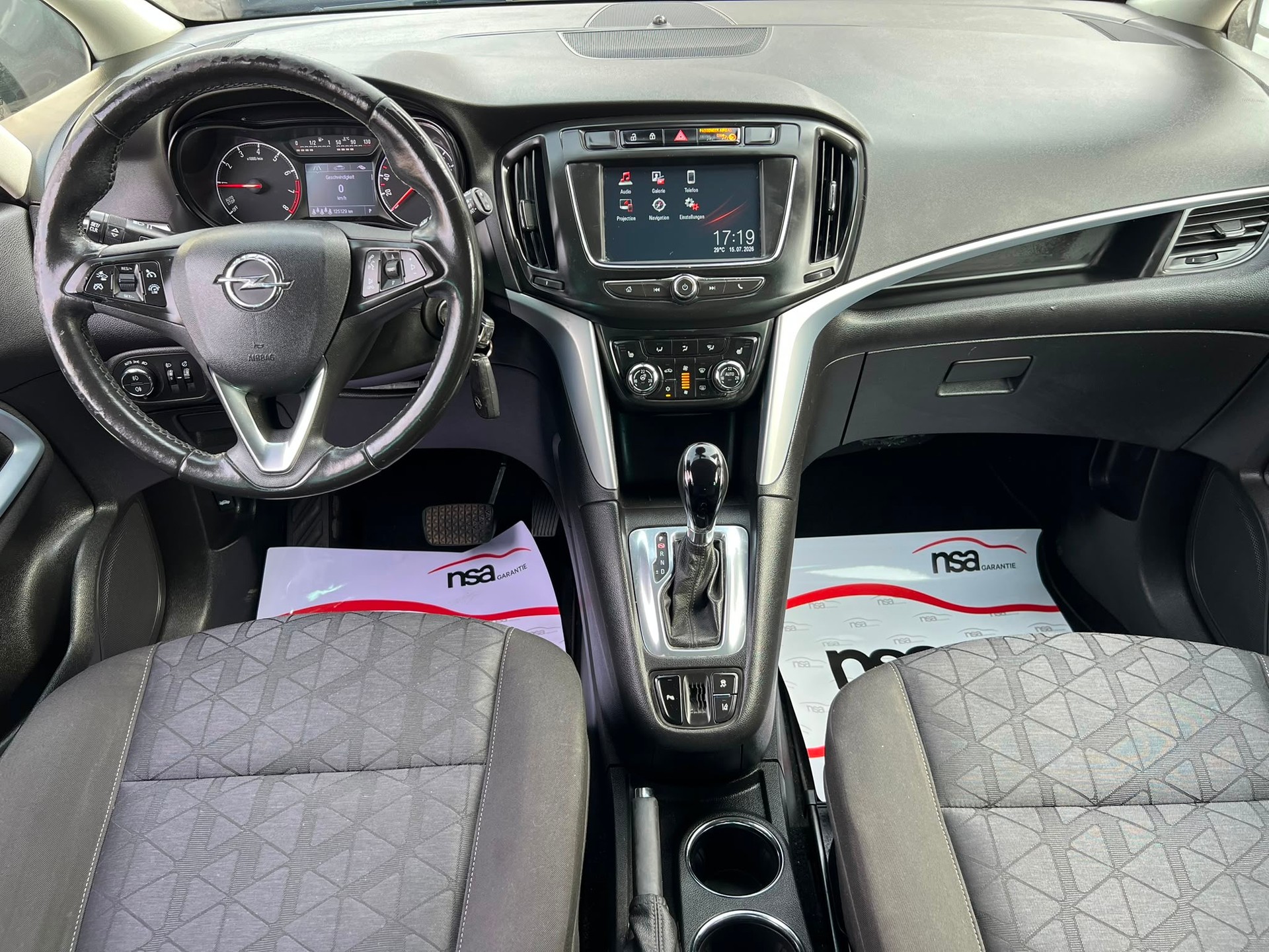 OPEL Zafira 1.6i Turbo 120 Years Automatic-image-7