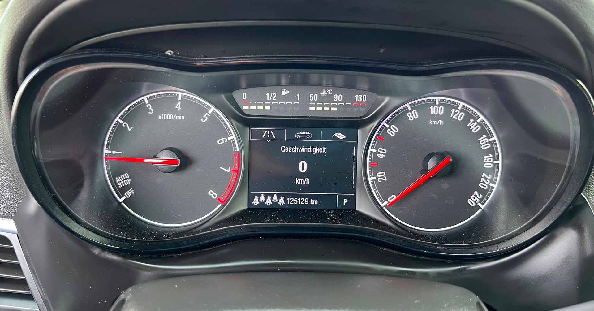 OPEL Zafira 1.6i Turbo 120 Years Automatic-image-8