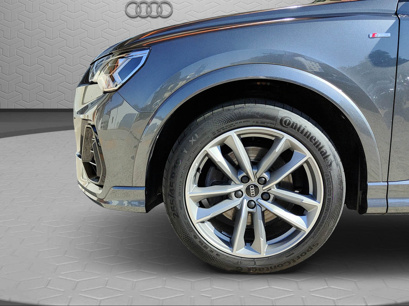 AUDI Q3 40 TDI S line quattro S-tronic-image-8