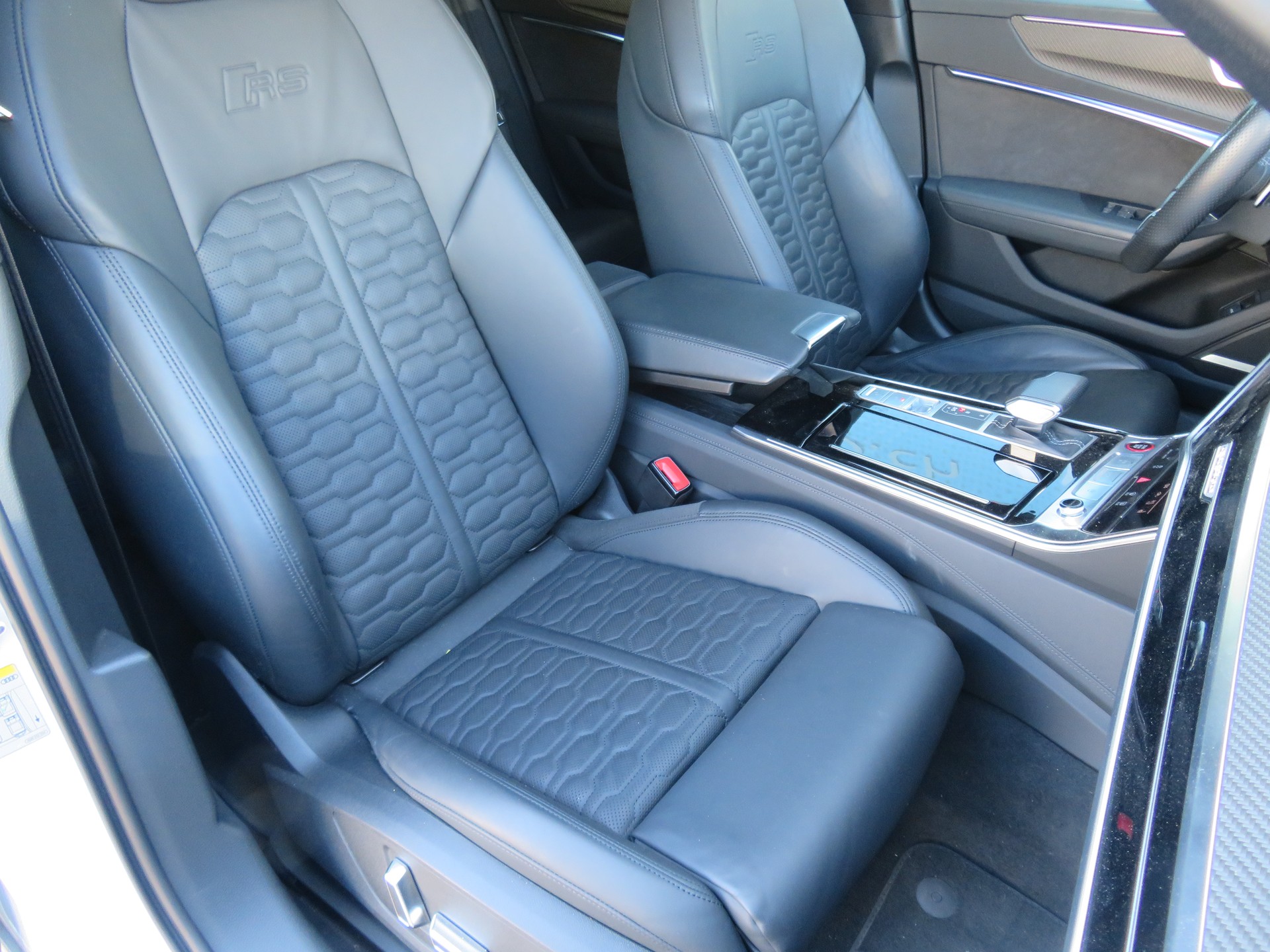 AUDI RS6 Avant 4.0 TFSI V8 quattro-image-10