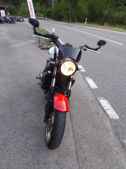 YAMAHA XSR 700-showroom-element-1