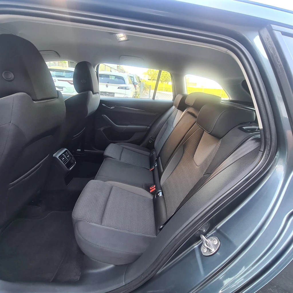SKODA Octavia Combi 1.5 TSI mHEV DSG Ambition ** Gr-Navi ** PDC V+H ** Sitzheizung ** Tempomat ** ACC ** Modell 2021 **-image-11