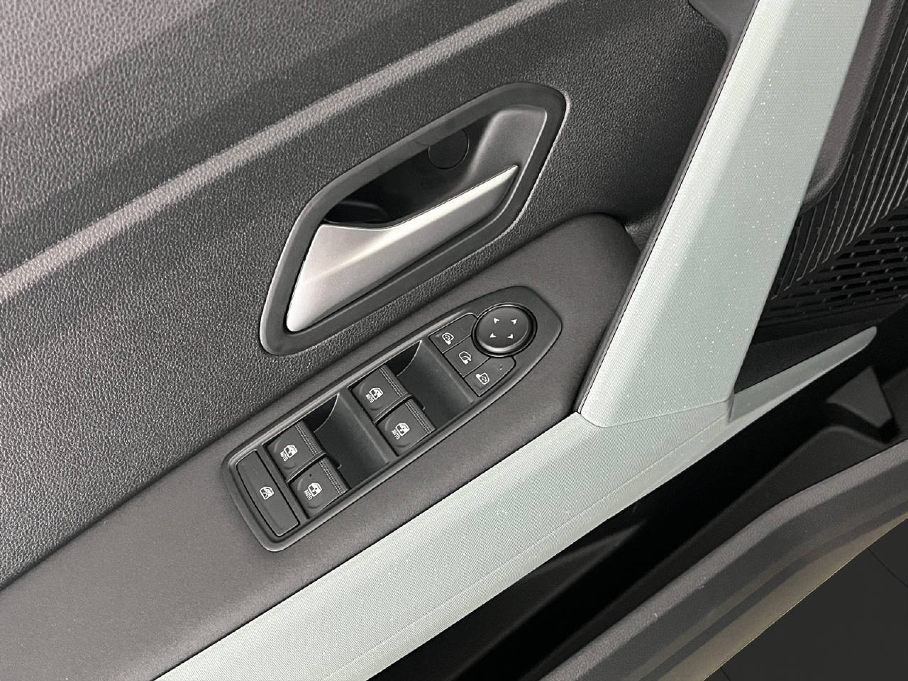 DACIA Duster 1.2 Hybrid Extreme 4WD-image-13