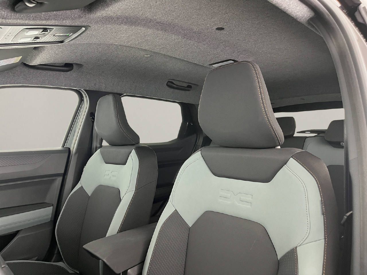 DACIA Duster 1.2 Hybrid Extreme 4WD-image-14