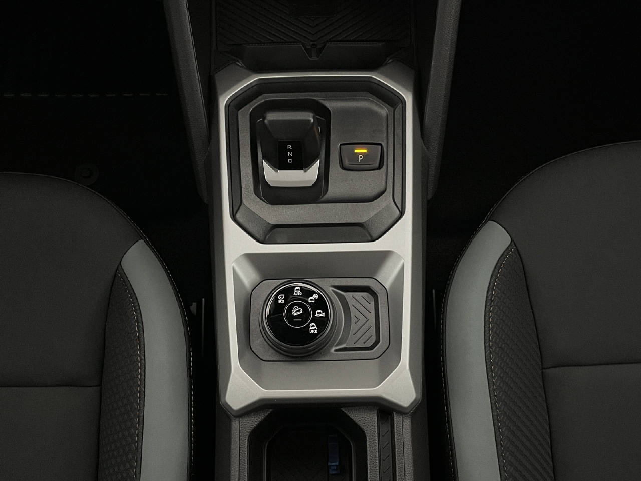 DACIA Duster 1.2 Hybrid Extreme 4WD-image-12