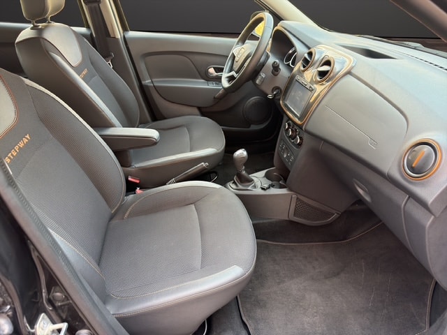 DACIA Sandero Tce 90 Stepway Automatic-image-12
