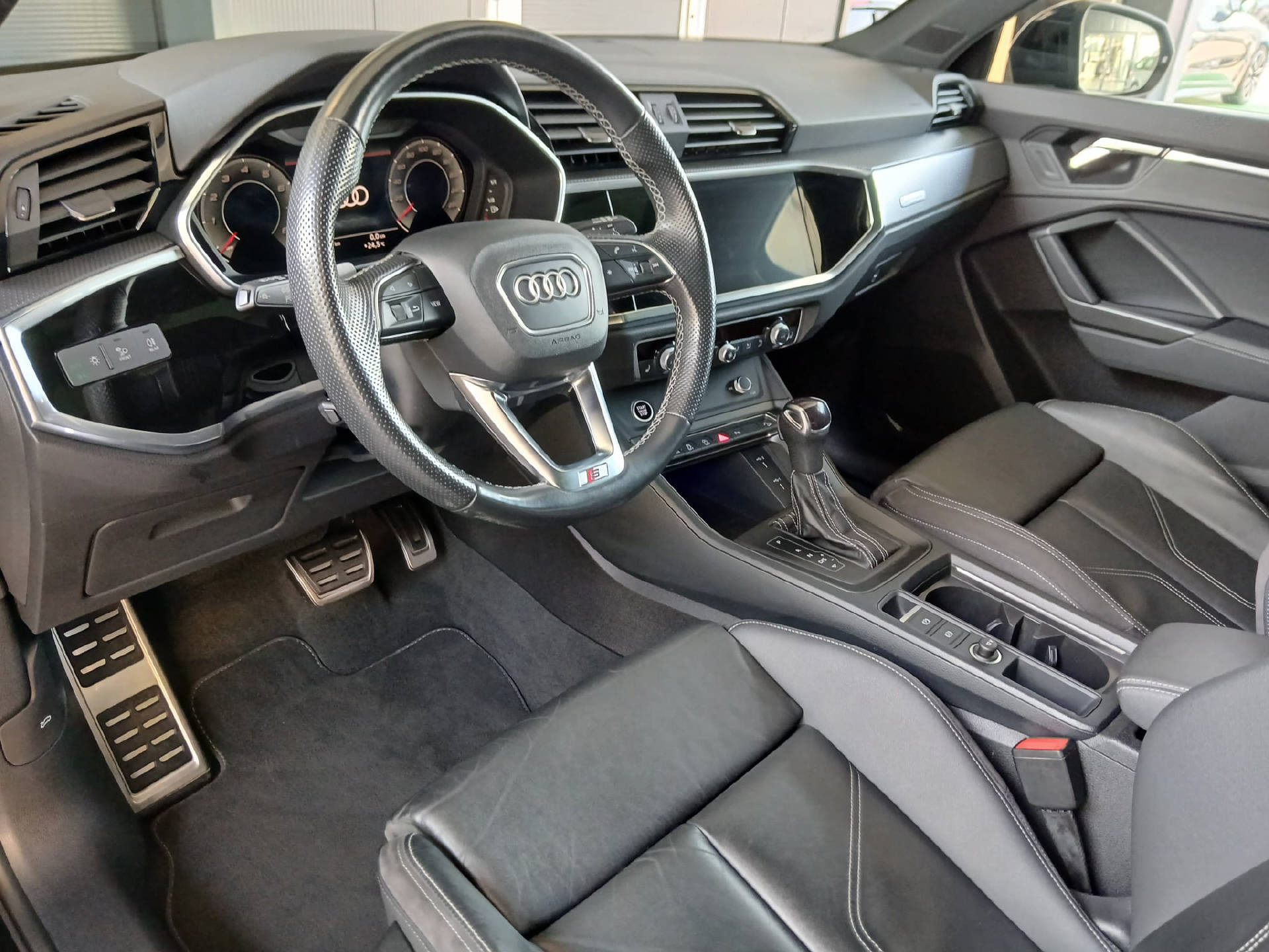 AUDI Q3 1.5 35 TFSI S line S-Tronic-image-5