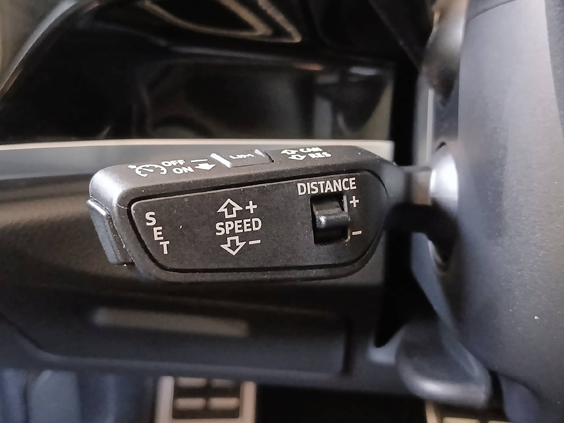 AUDI Q3 1.5 35 TFSI S line S-Tronic-image-9