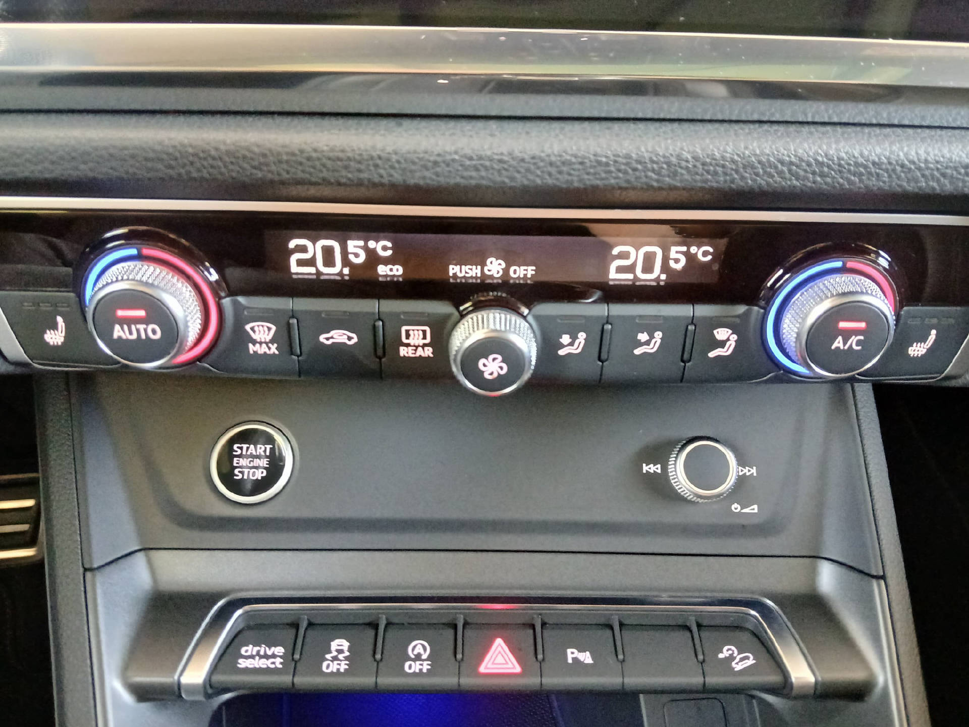 AUDI Q3 1.5 35 TFSI S line S-Tronic-image-10