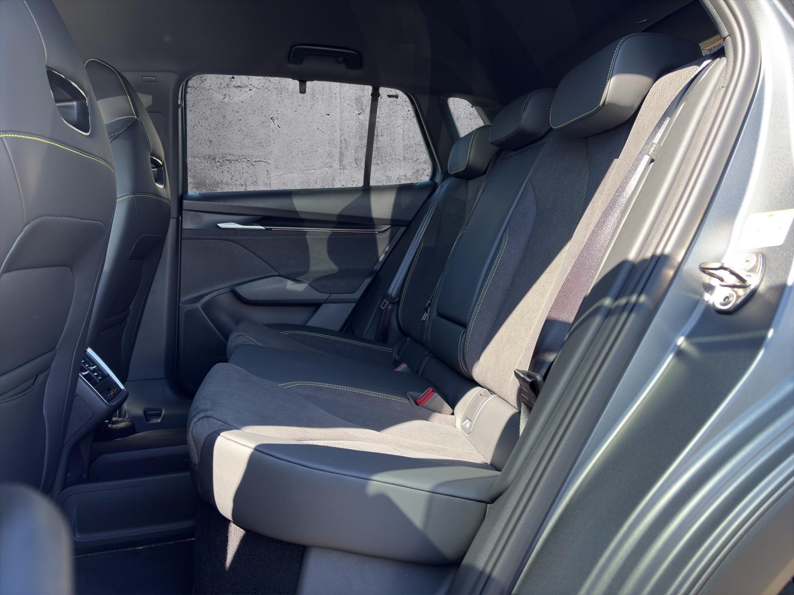 SKODA Elroq RS 4x4-image-7