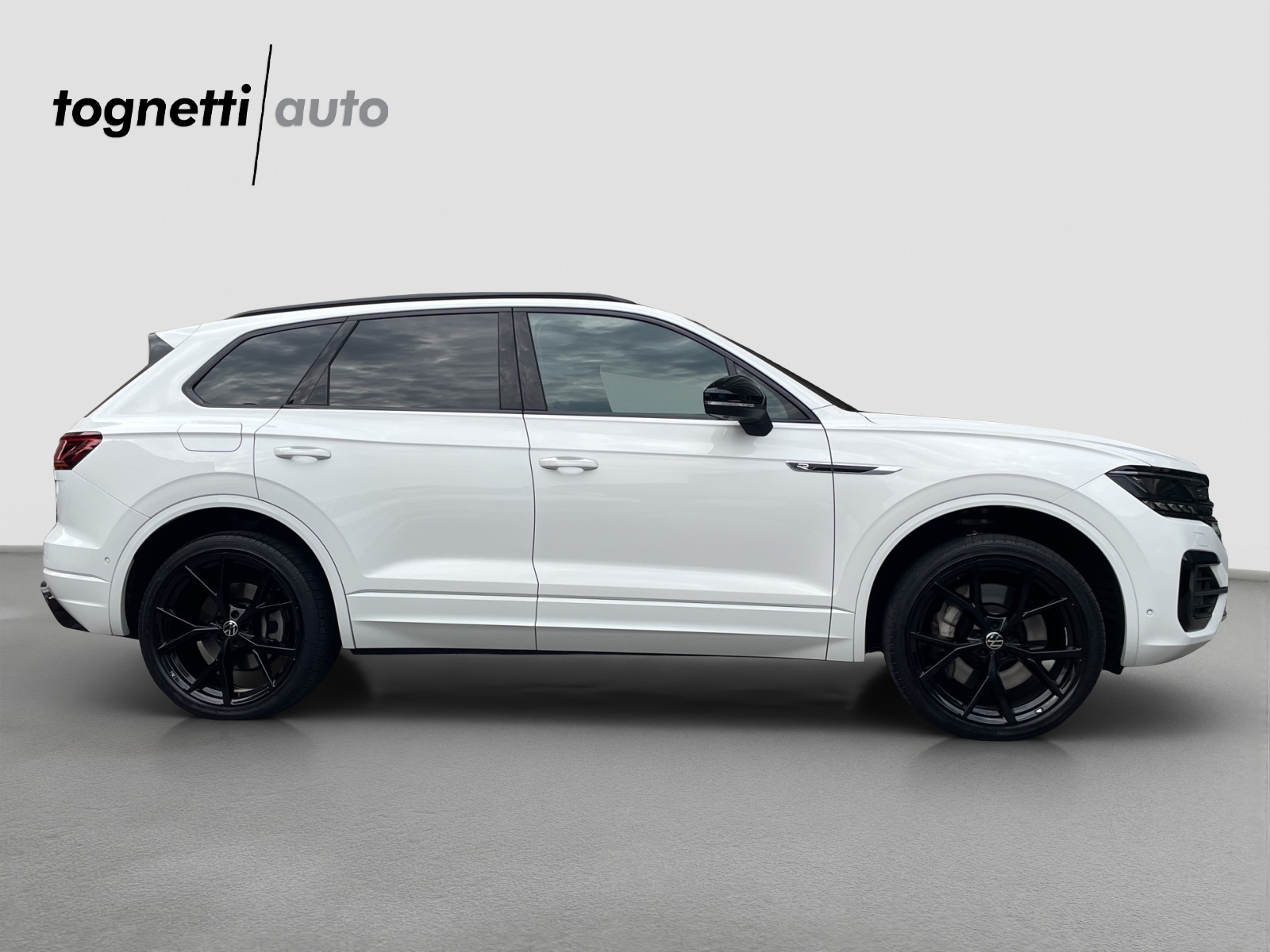 VW Touareg 3.0 TSI eHybrid R Tiptronic-image-2