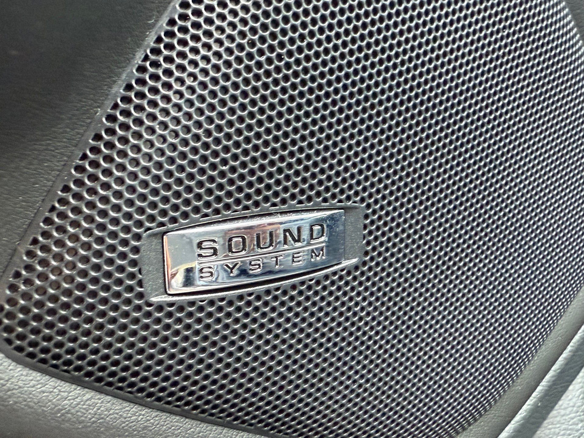 SKODA Octavia Combi 2.0 TDI Laurin & Klement 4x4 DSG / Frisch ab MFK / Zahnriemen ersetzt / AHK 1600kg / Leder/Alcantara / Navi-image-11