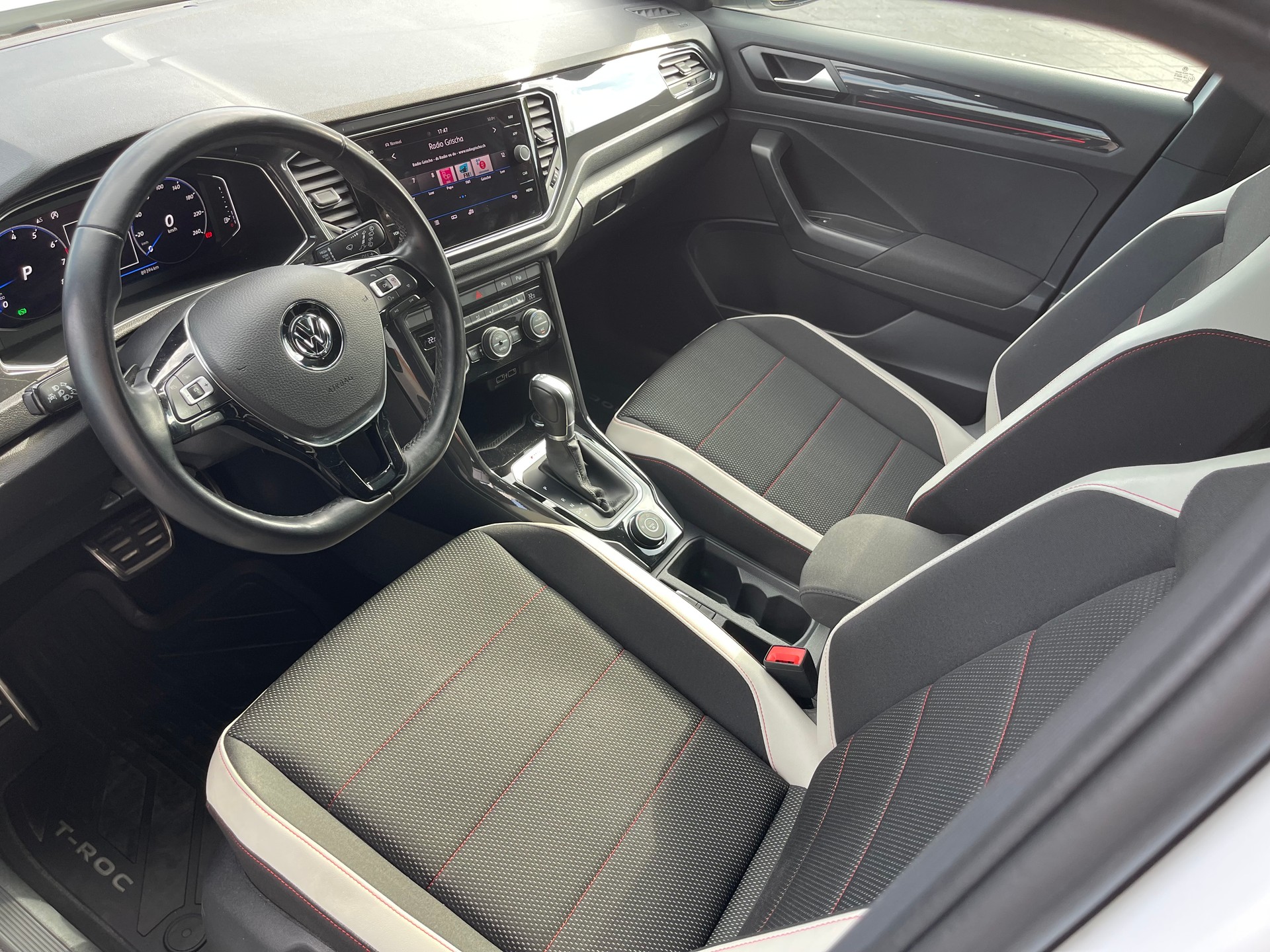 VW T-Roc 2.0 TSI Sport DSG 4Motion-image-11