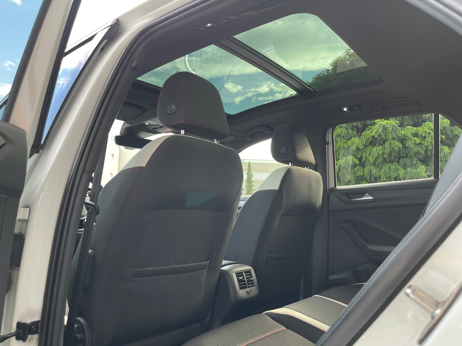 VW T-Roc 2.0 TSI Sport DSG 4Motion-image-13