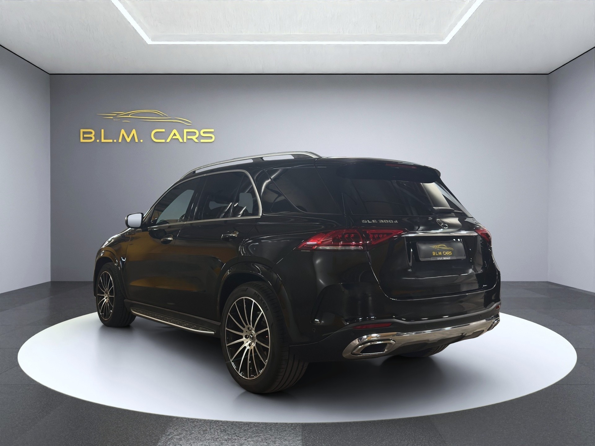 MERCEDES-BENZ GLE 300 d 4Matic AMG Line 9G-Tronic-image-4