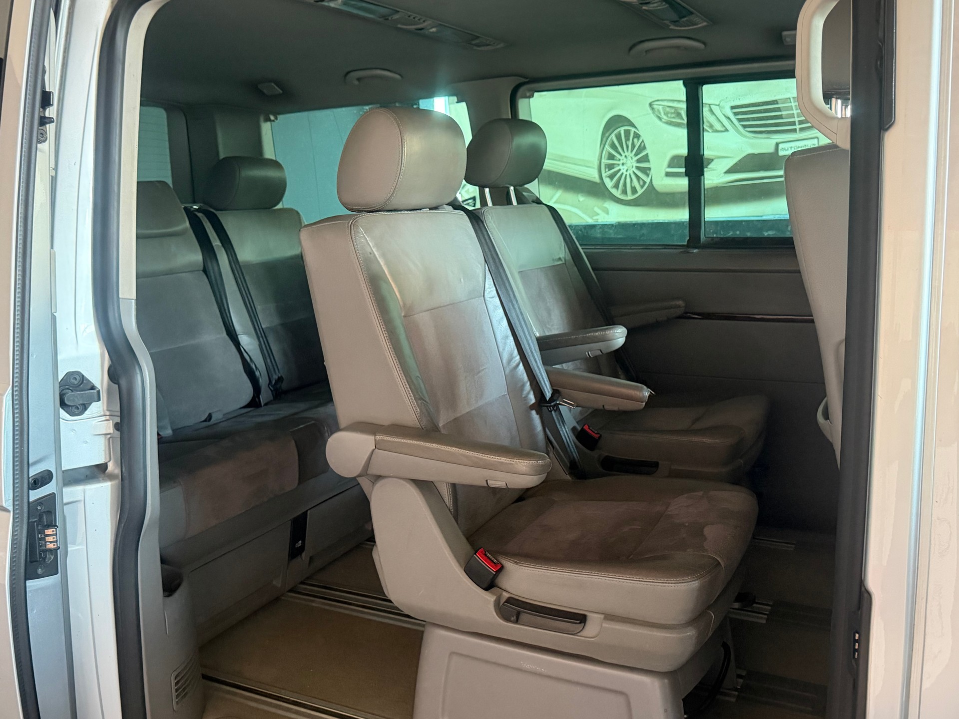 VW T5 Multivan Highline 2.5 TDI 4M-image-11