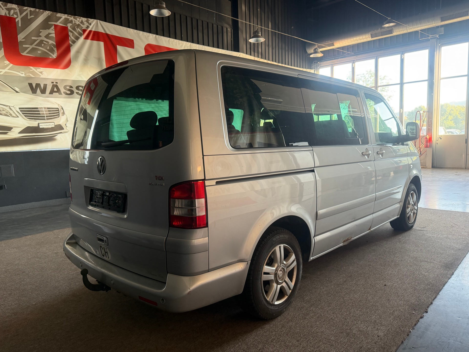 VW T5 Multivan Highline 2.5 TDI 4M-image-2