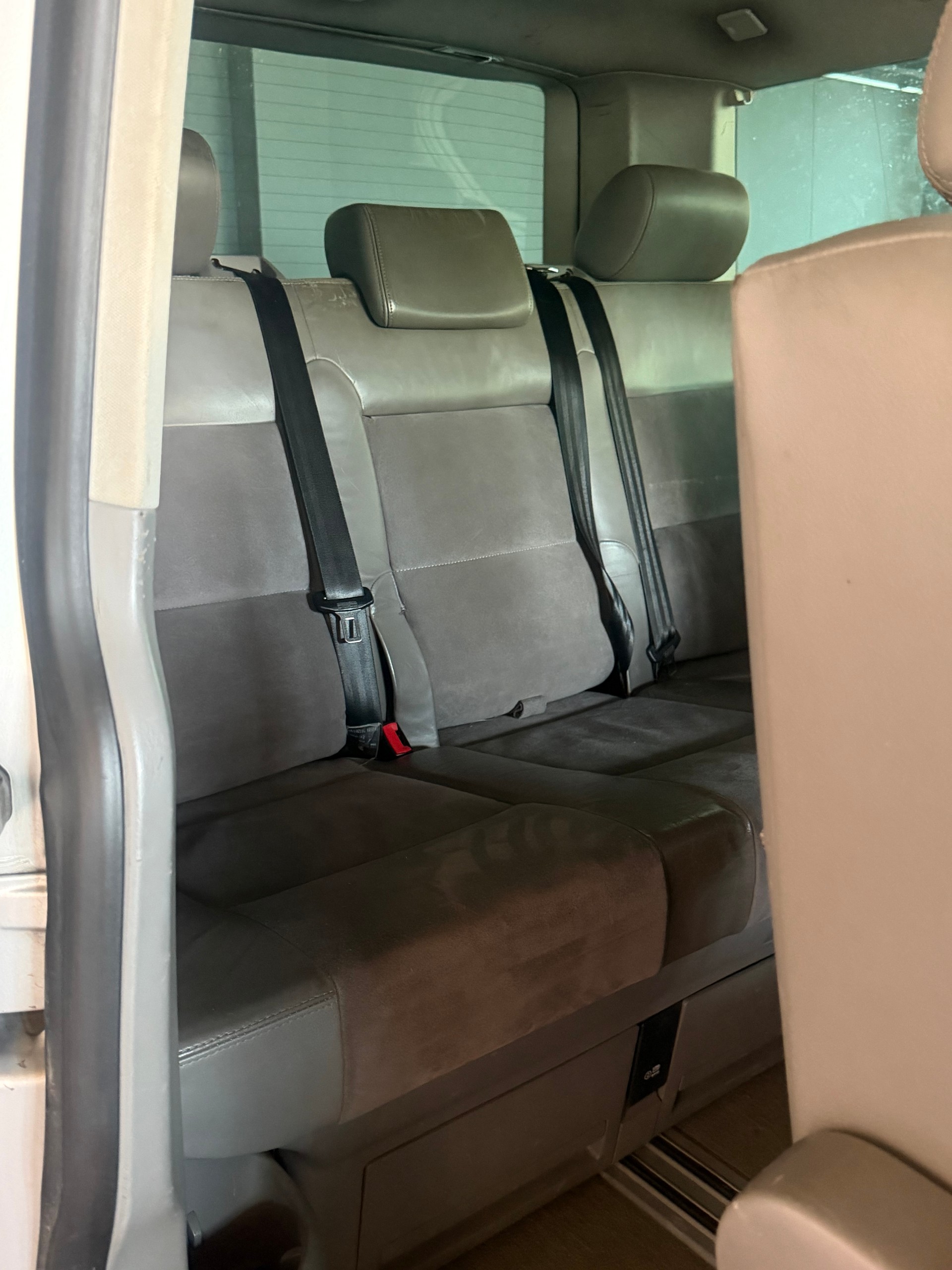 VW T5 Multivan Highline 2.5 TDI 4M-image-12