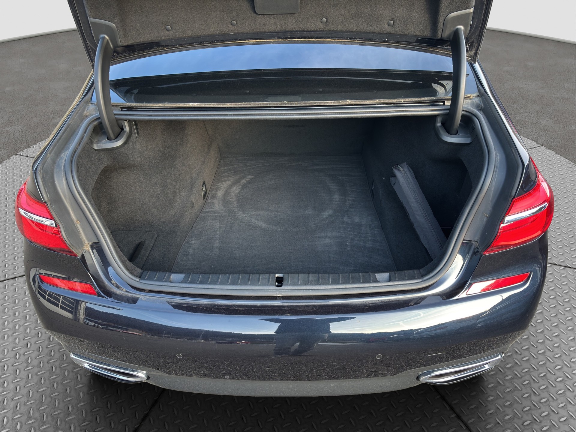 BMW 730d xDrive Steptronic-image-17
