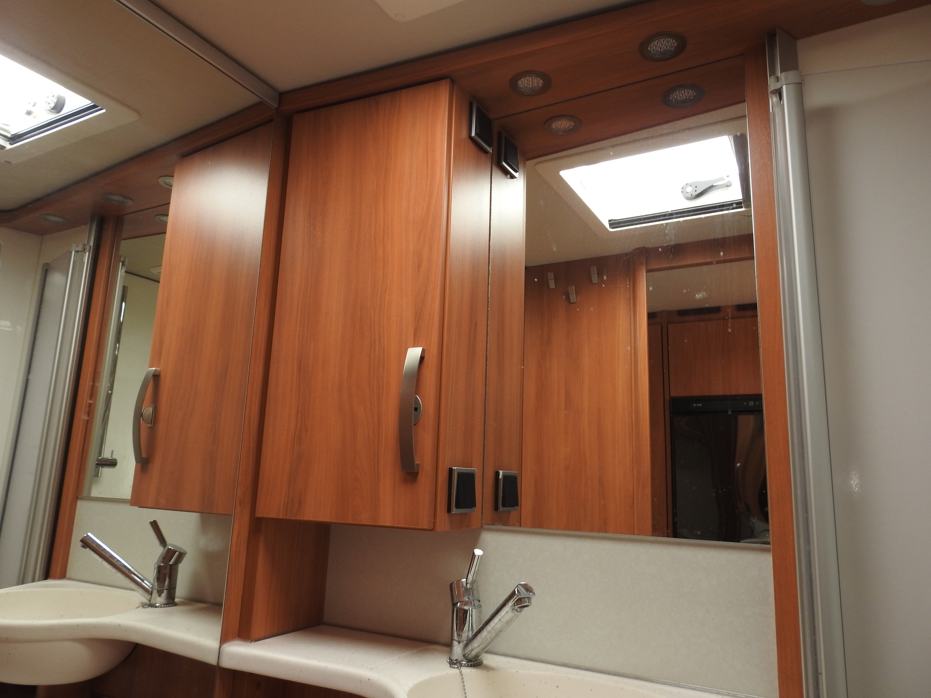 MERCEDES-BENZ Hymer MLT 580-image-18