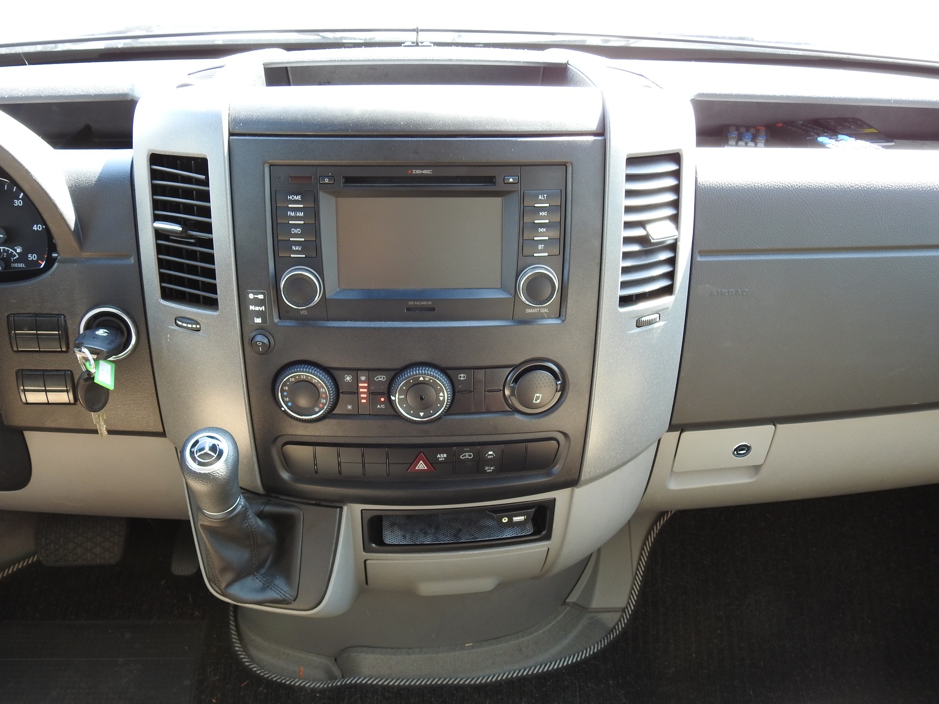 MERCEDES-BENZ Hymer MLT 580-image-9