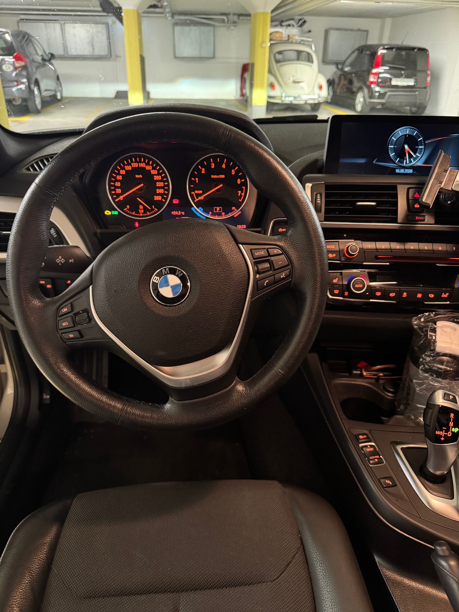 BMW 220i SAG Sport Line Steptronic-image-4