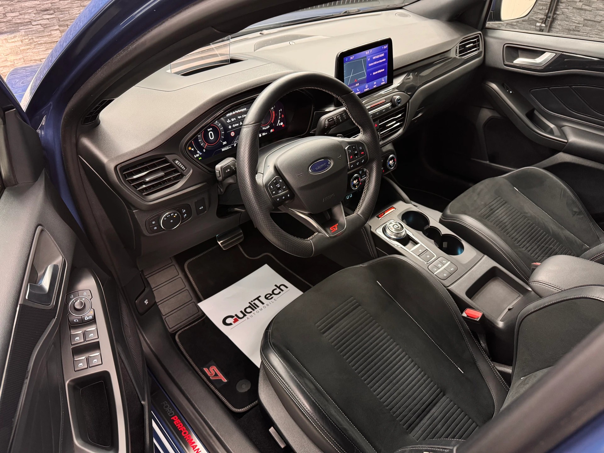 FORD Focus ST 2.3 Styling Paket Automat-image-7