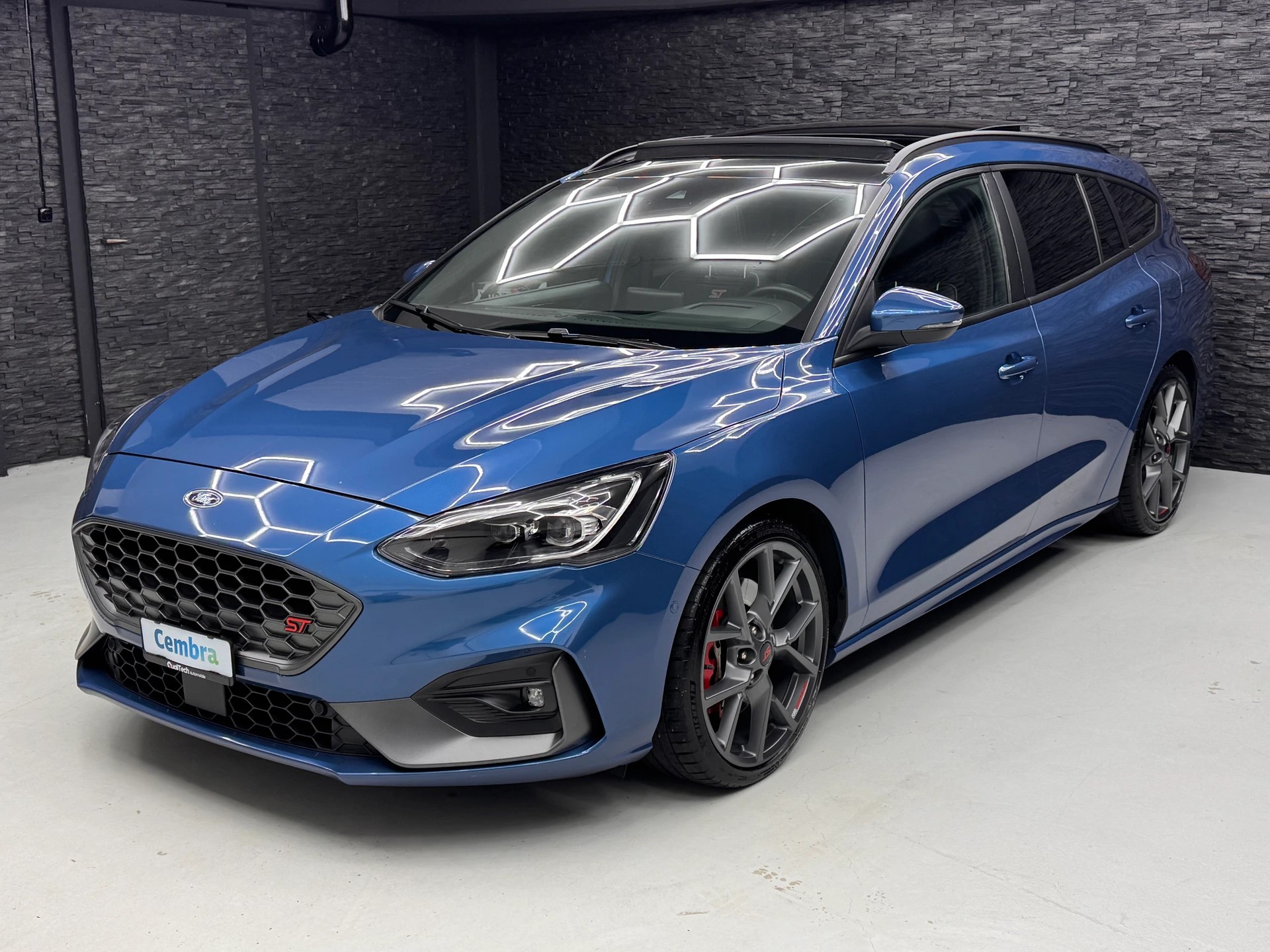FORD Focus ST 2.3 Styling Paket Automat-image-0