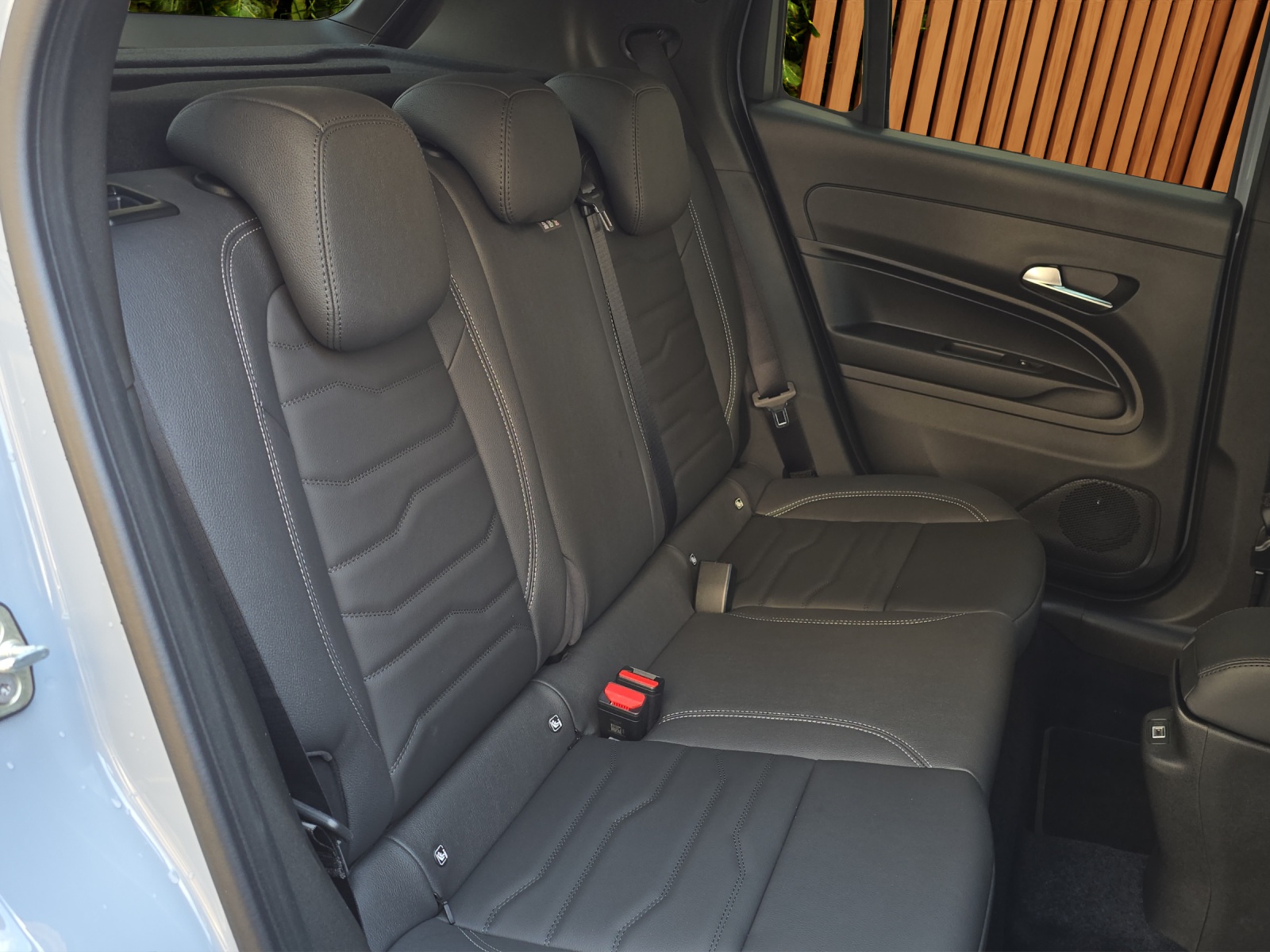 JEEP Avenger 1.2 Turbo MHEV Summit-image-16