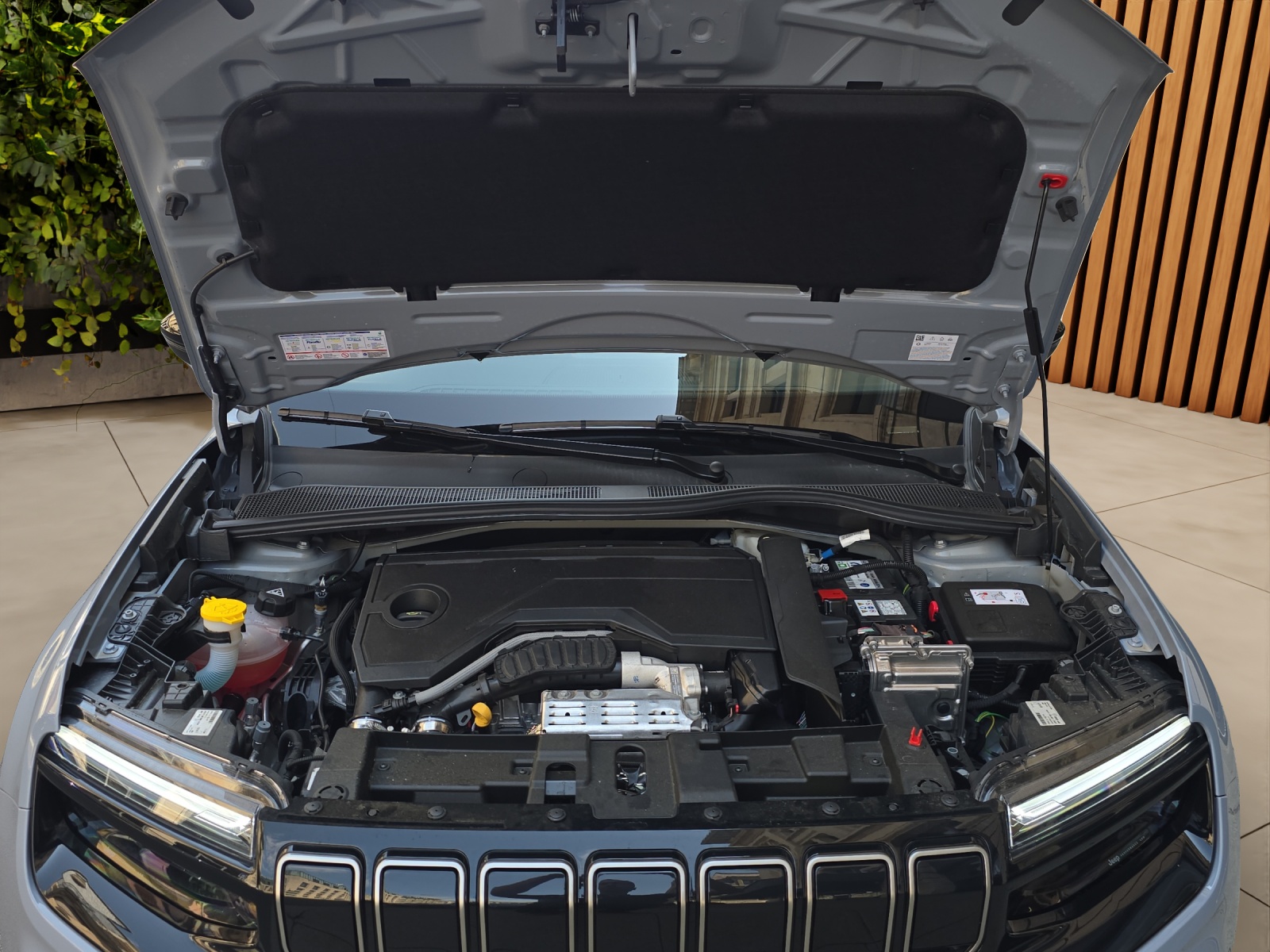 JEEP Avenger 1.2 Turbo MHEV Summit-image-18
