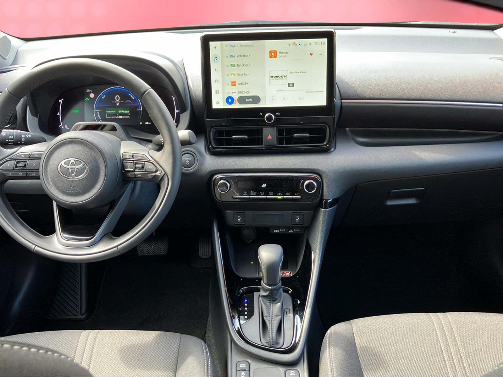 TOYOTA Yaris 1.5 VVT-i HSD Trend-image-11
