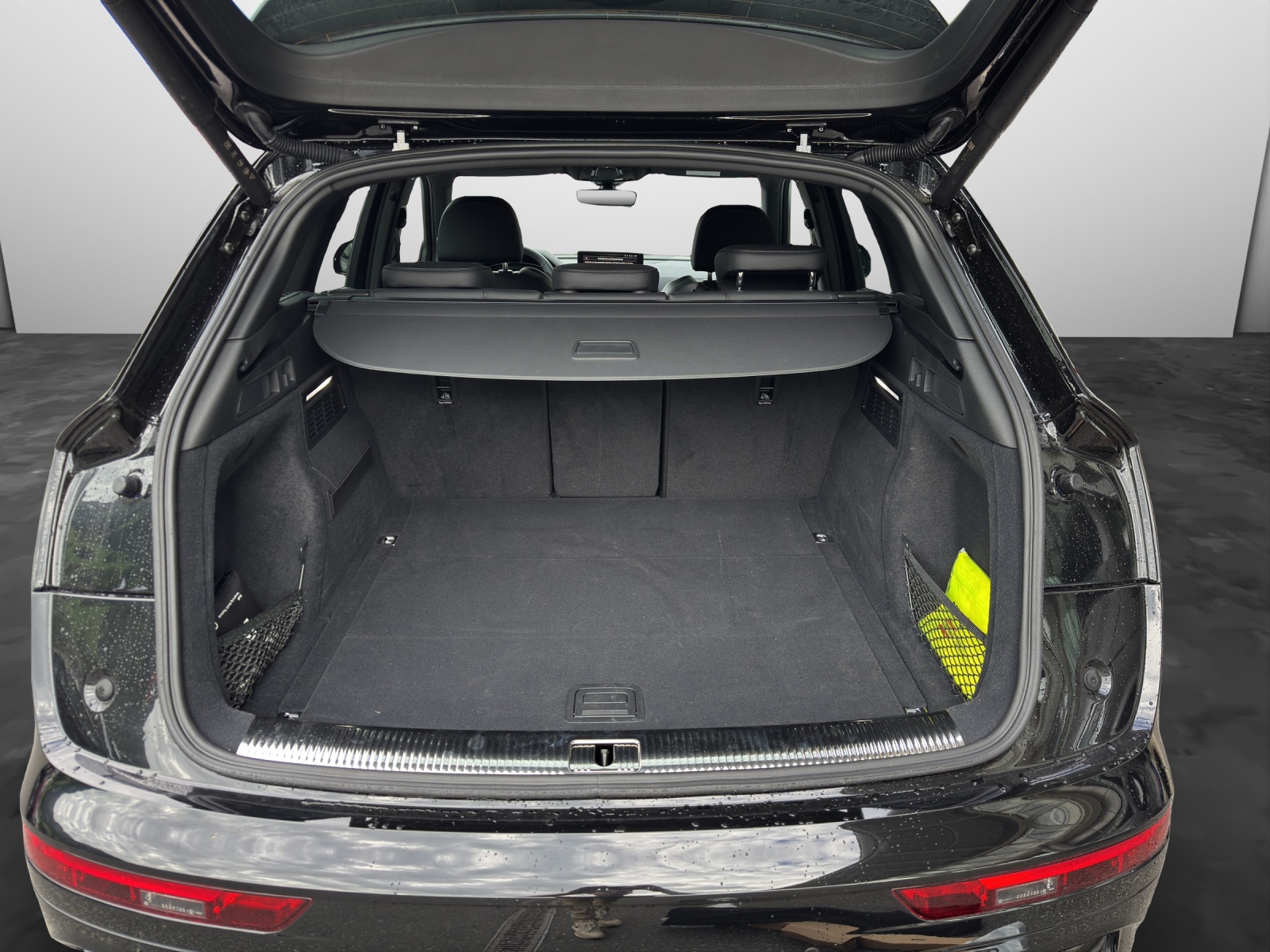 AUDI Q5 2.0 40 TDI Black Edition quattro S-Tronic-image-15