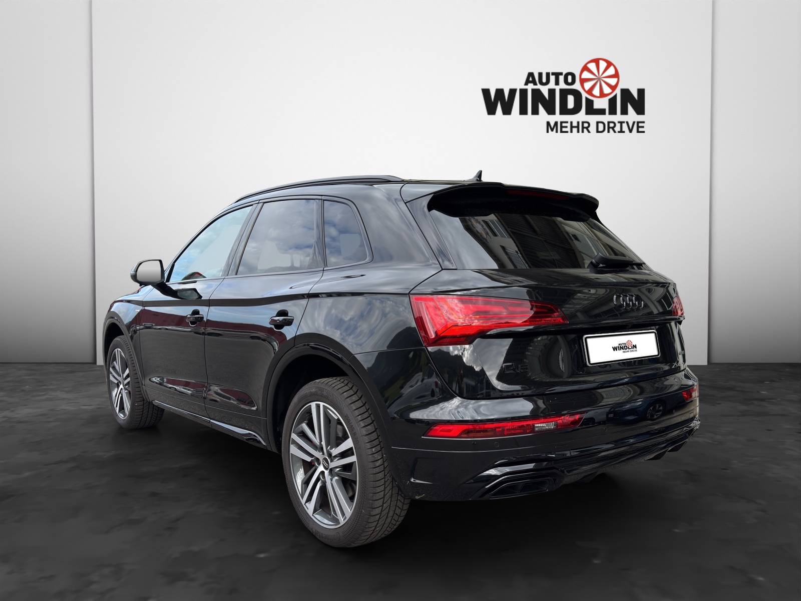 AUDI Q5 2.0 40 TDI Black Edition quattro S-Tronic-image-2