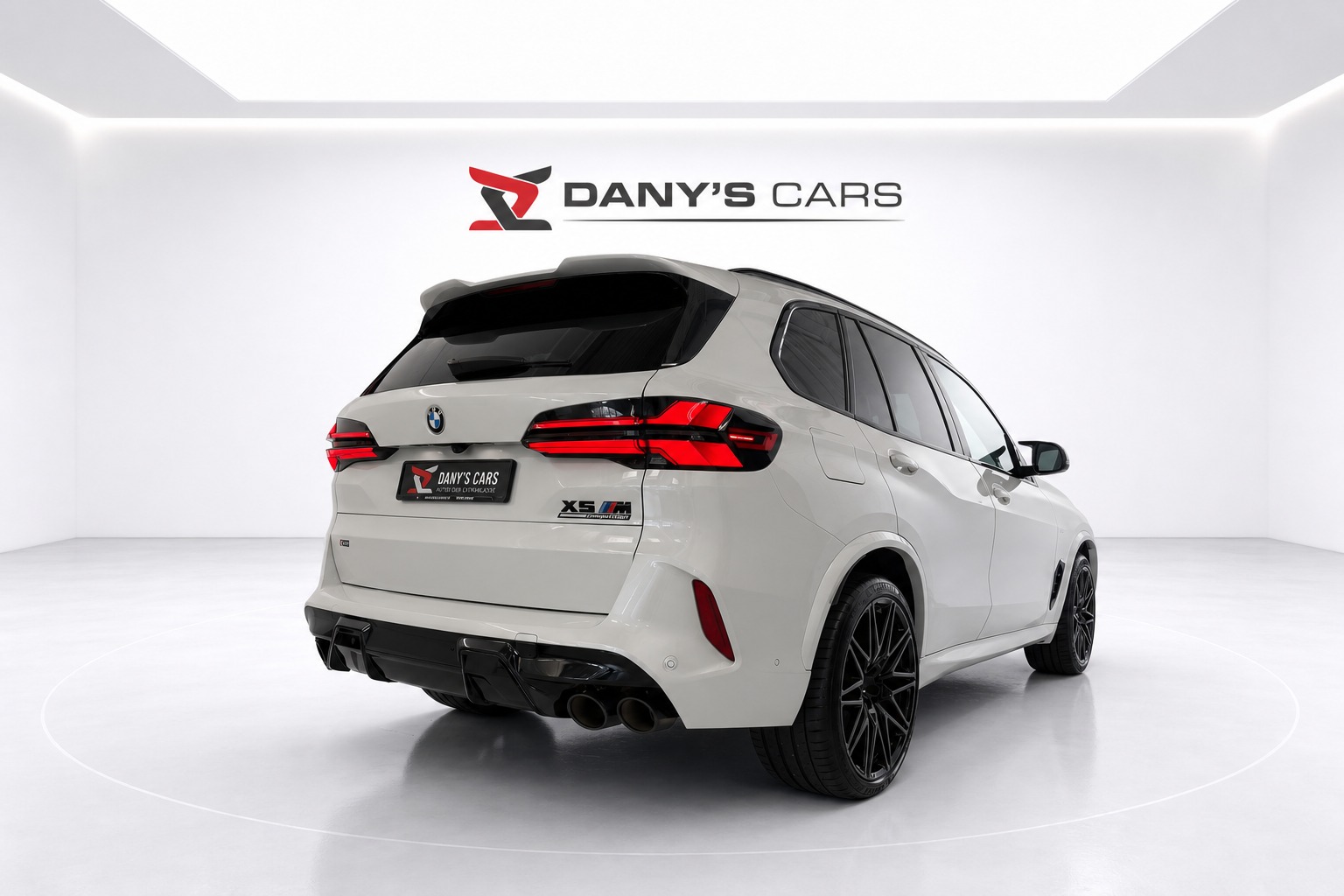 BMW X5M Competition-showroom-element-3