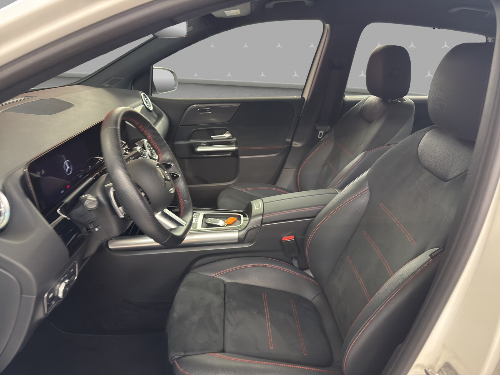 MERCEDES-BENZ B 200 - AMG / Rückfahrkamera / Keyless GO / Ambiente-Licht-image-7